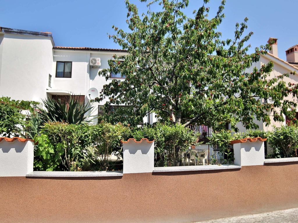 Apartments Suki روفينج الغرفة الصورة